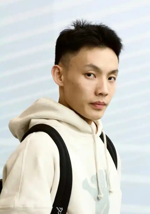 体育彩票-紧急送医，徐杰送医原因曝光，坐上轮椅，表情痛苦，杜锋不该犯错|广东男篮|山西男篮|胡明轩|周琦|伤病_新浪体育_新浪新闻